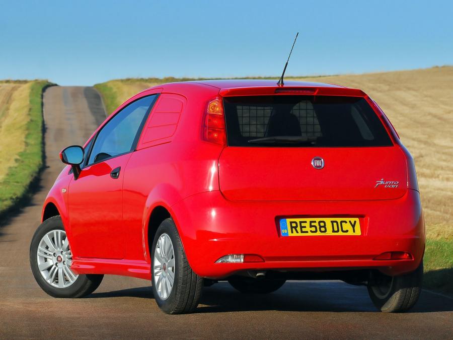  Fiat Grande Punto Van 2007 года  (UK) (фото 6 из 9)